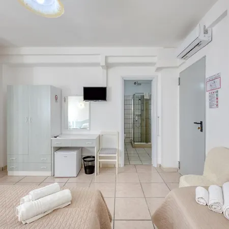 Almaredamarra A 50 M Dalla Sabbiosa E 200 M Dal Centro 3* Torre San Giovanni