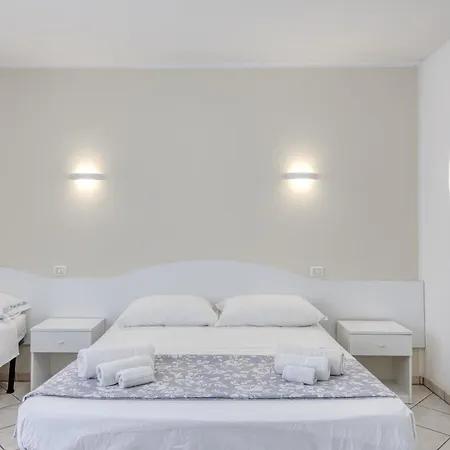 Almaredamarra A 50 M Dalla Sabbiosa E 200 M Dal Centro 3*