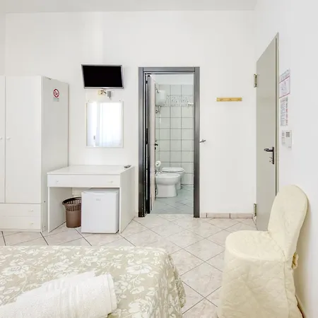 Guest house A 50 M Dalla Sabbiosa E 200 M Dal Centro