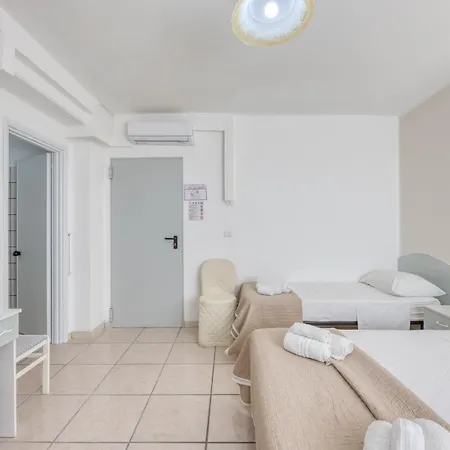 Almaredamarra A 50 M Dalla Sabbiosa E 200 M Dal Centro 招待所 托雷圣乔万尼乌