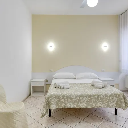 Gæstehus Almaredamarra A 50 M Dalla Sabbiosa E 200 M Dal Centro Torre San Giovanni Ugento