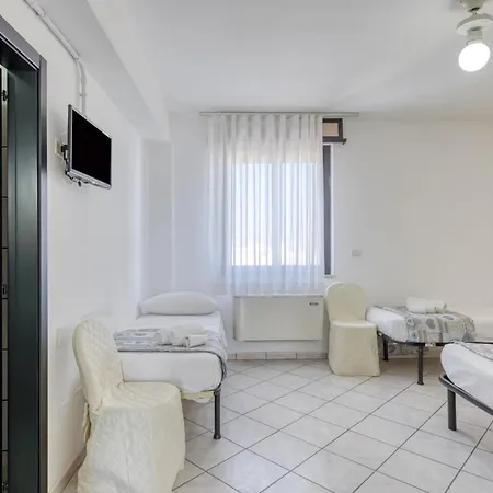 A 50 M Dalla Sabbiosa E 200 M Dal Centro *