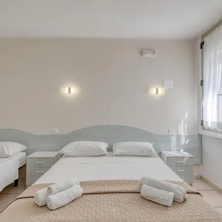 Almaredamarra A 50 M Dalla Sabbiosa E 200 M Dal Centro 3* Torre San Giovanni Ugento