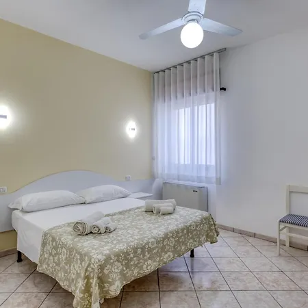 Almaredamarra A 50 M Dalla Sabbiosa E 200 M Dal Centro Gæstehus