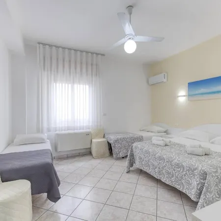Almaredamarra A 50 M Dalla Sabbiosa E 200 M Dal Centro