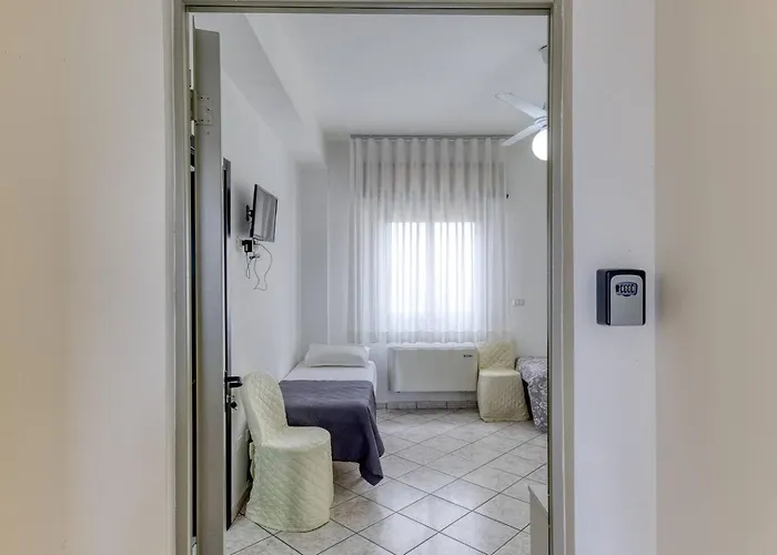 Almaredamarra A 50 M Dalla Sabbiosa E 200 M Dal Centro Torre San Giovanni Ugento